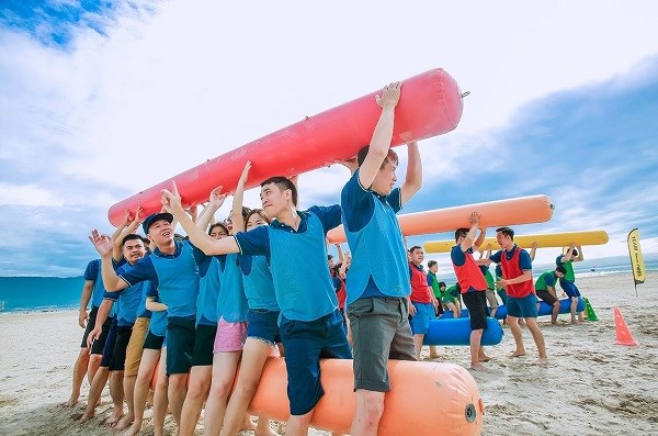 Lợi ích của tổ chức team building bãi biển